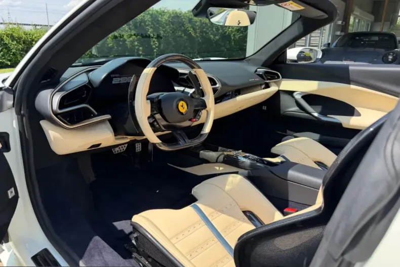 Ferrari 296 GTS din 2025 cu 6.000 km - oferta FER254624 - foto 27