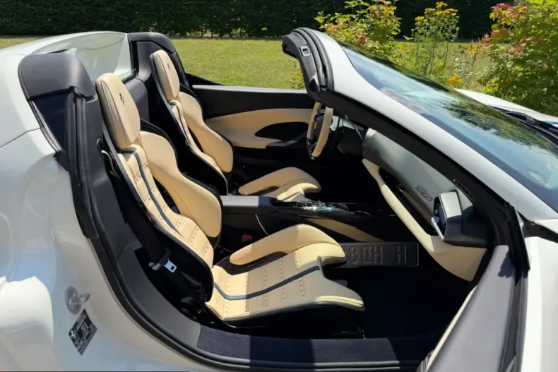 Ferrari 296 GTS din 2025 cu 6.000 km - oferta FER254624 - foto 30