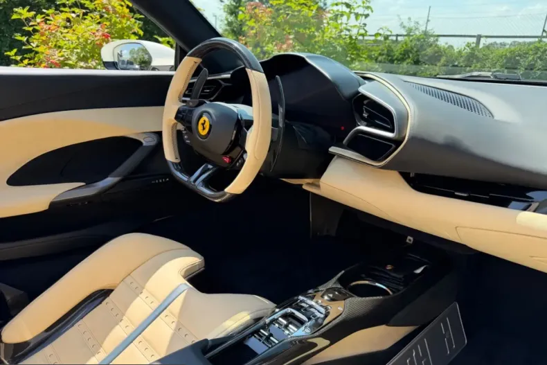 Ferrari 296 GTS din 2025 cu 6.000 km - oferta FER254624 - foto 33