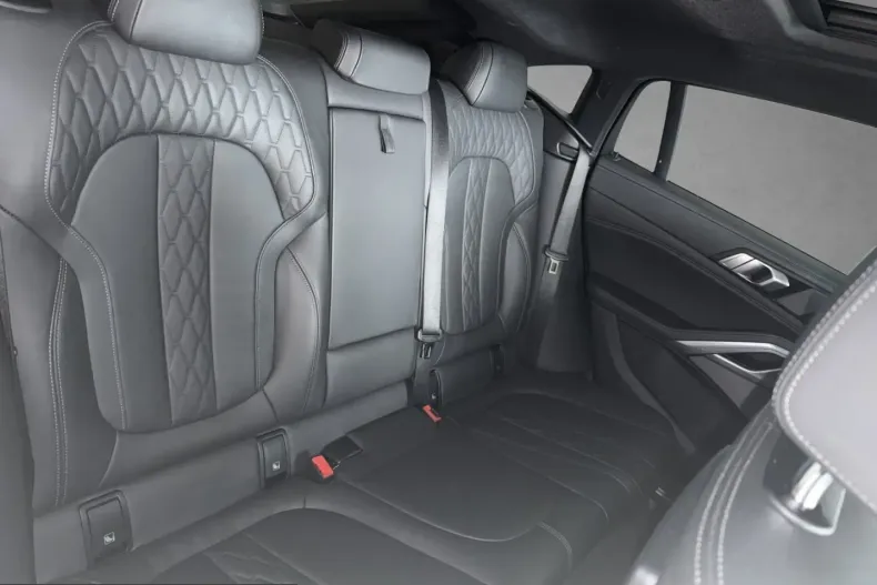 BMW X6 (Seria X) din 2022 cu 44.960 km - oferta BMW254680 - foto 14