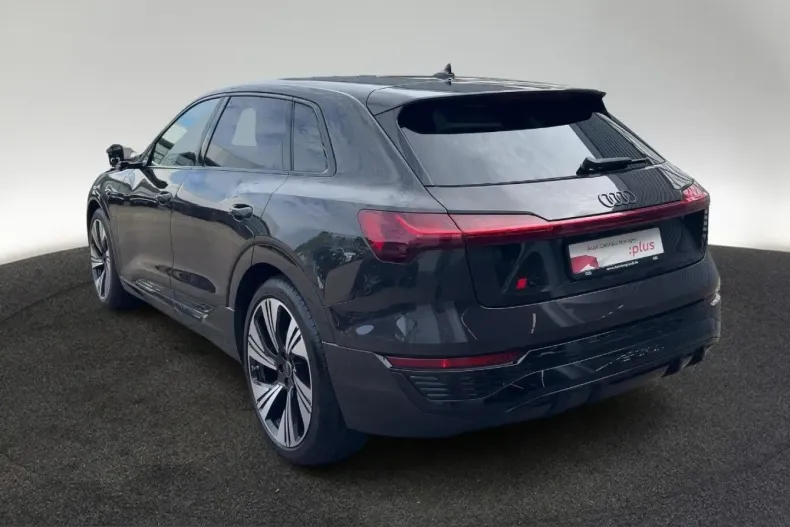Audi Q8 din 2023 cu 24.416 km - oferta AUD254711 - foto 2