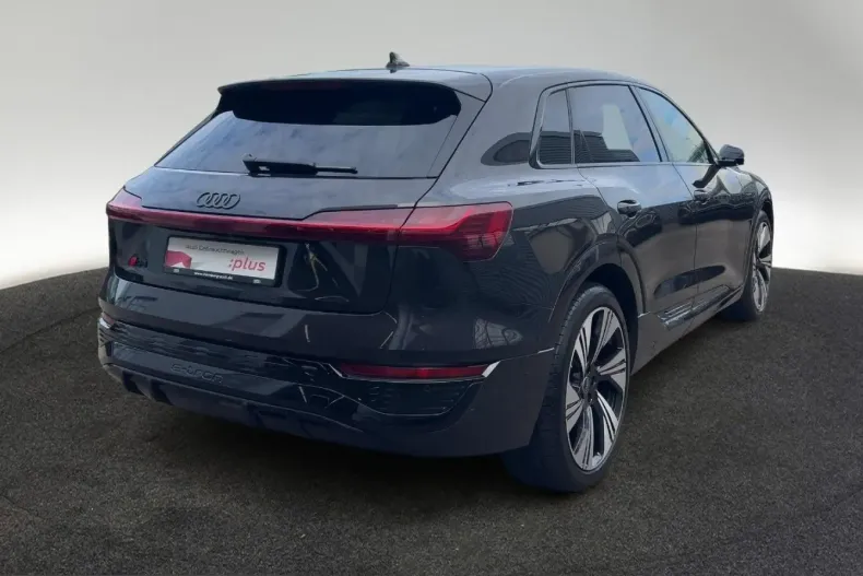 Audi Q8 din 2023 cu 24.416 km - oferta AUD254711 - foto 3