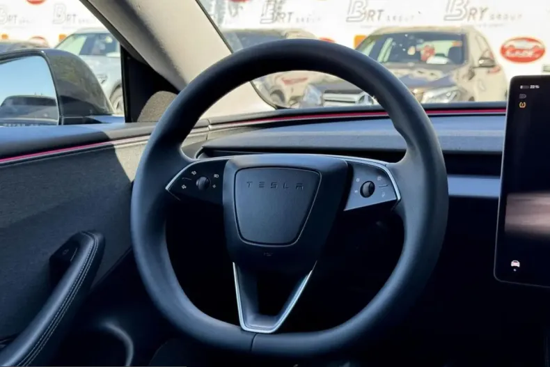 Tesla Model 3 din 2025 cu 55.781 km - oferta TES254715 - foto 2