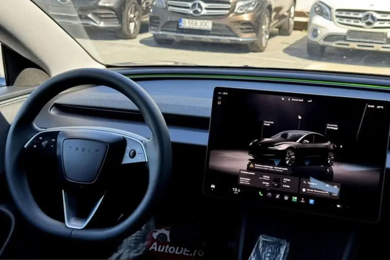 Tesla Model 3 din 2025 cu 55.781 km - oferta TES254715 - foto 20
