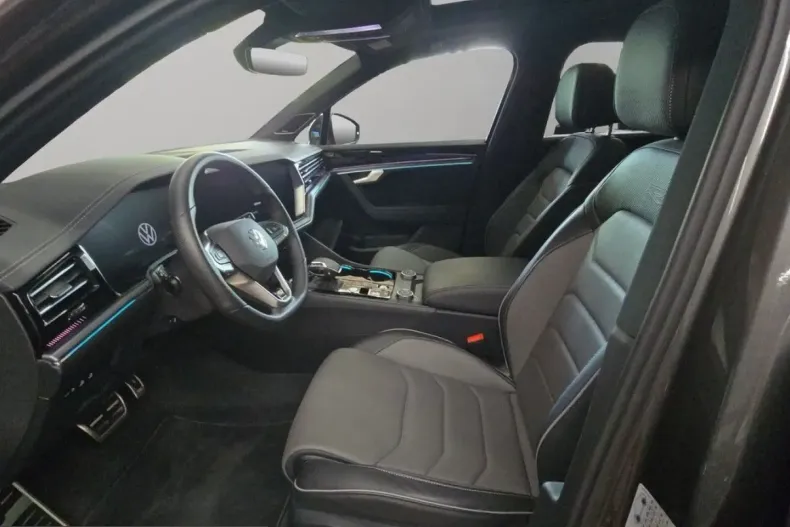 Volkswagen Touareg din 2025 cu 22.900 km - oferta VOL254717 - foto 2
