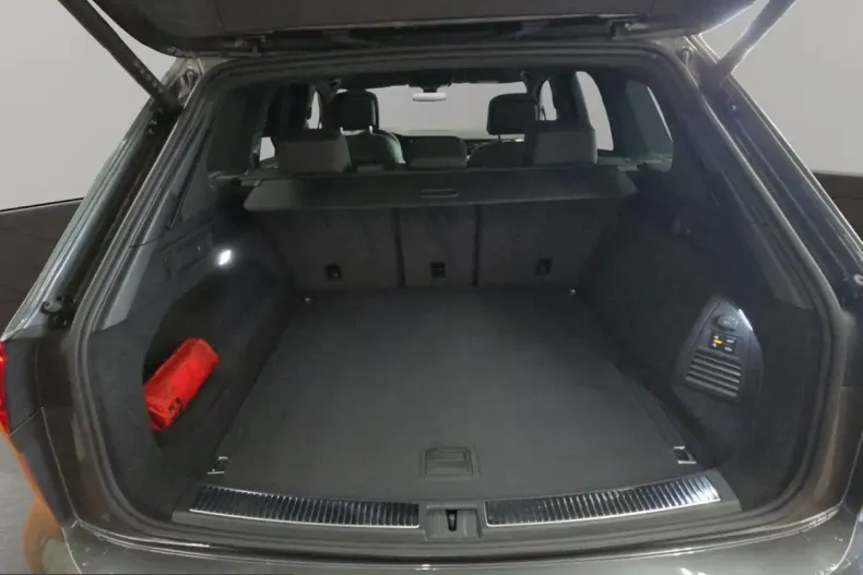 Volkswagen Touareg din 2025 cu 22.900 km - oferta VOL254717 - foto 18