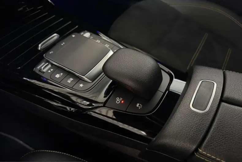 Mercedes-Benz CLA 45 AMG (Clasa CLA) din 2023 cu 70.528 km - oferta MER254723 - foto 38