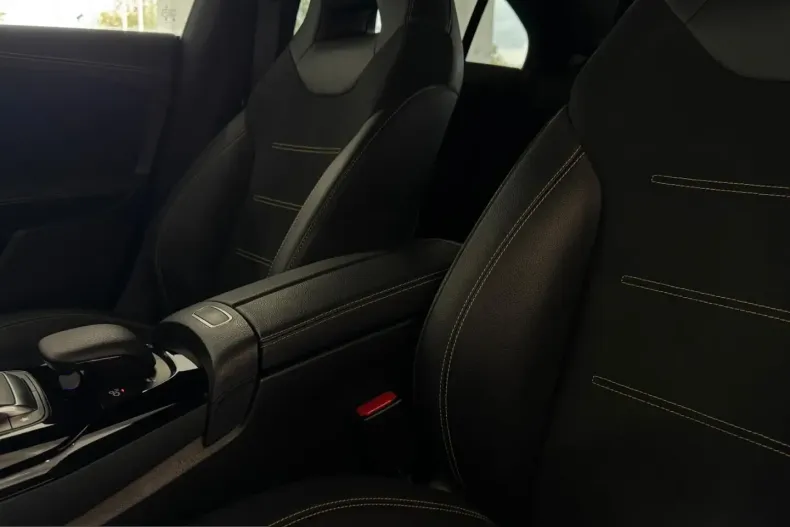 Mercedes-Benz CLA 45 AMG (Clasa CLA) din 2023 cu 70.528 km - oferta MER254723 - foto 44