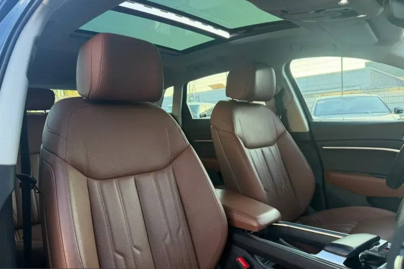 Audi Q8 din 2023 cu 45.450 km - oferta AUD254726 - foto 2