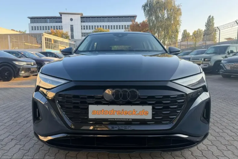 Audi Q8 din 2023 cu 45.450 km - oferta AUD254726 - foto 3