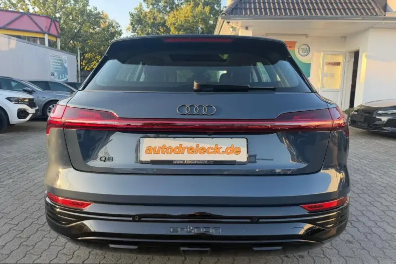 Audi Q8 din 2023 cu 45.450 km - oferta AUD254726 - foto 8