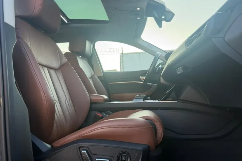 Audi Q8 din 2023 cu 45.450 km - oferta AUD254726 - foto 13