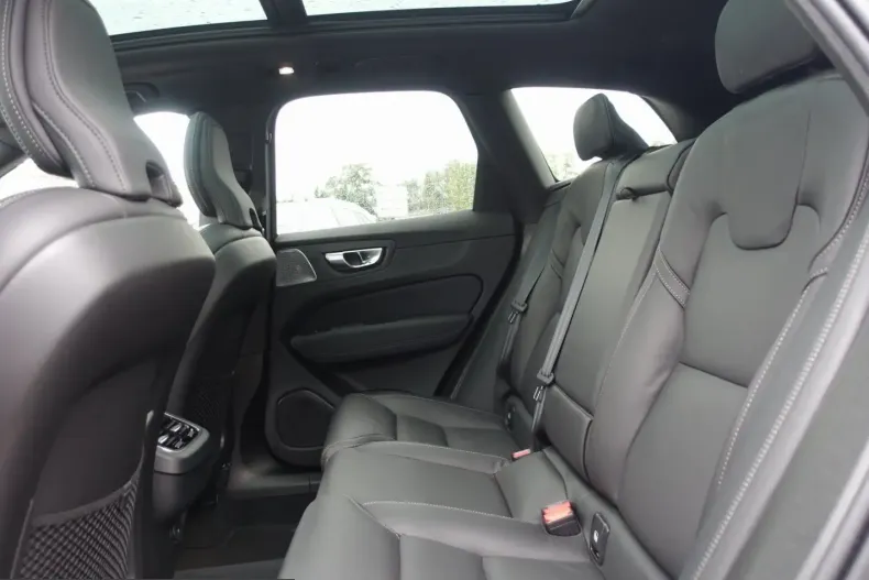 Volvo XC60 din 2026 cu 27.029 km - oferta VOL254738 - foto 11