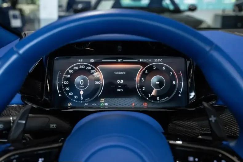 Aston Martin Vanquish din 2025 cu 11.274 km - oferta AST254739 - foto 6