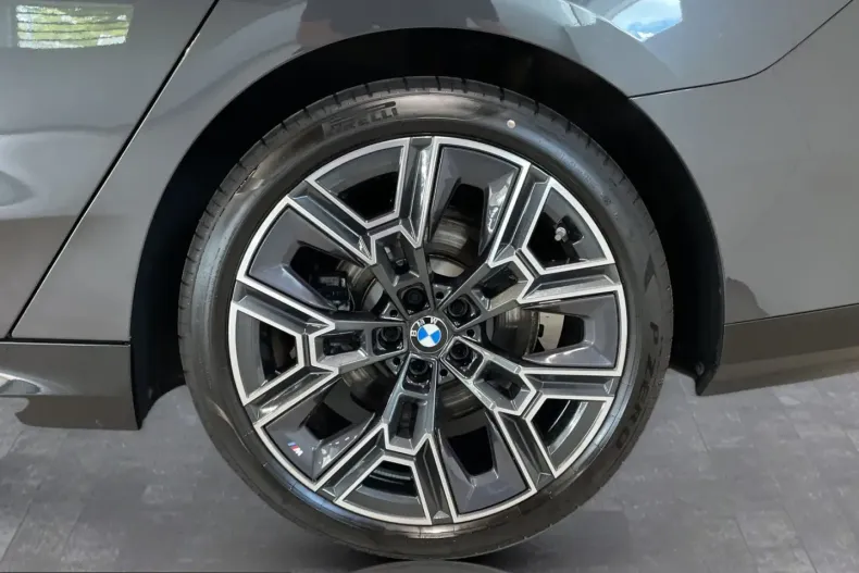 BMW 520 (Seria 5) din 2025 cu 28.110 km - oferta BMW254740 - foto 11