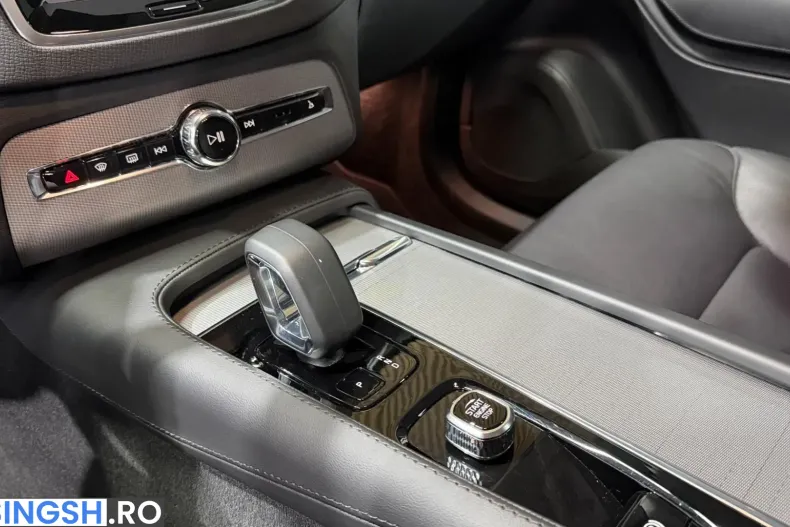 Volvo XC90 din 2024 cu 65.555 km - oferta VOL254741 - foto 11