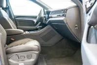 Volkswagen Touareg din 2024 cu 61.096 km - oferta VOL254742 - foto 2