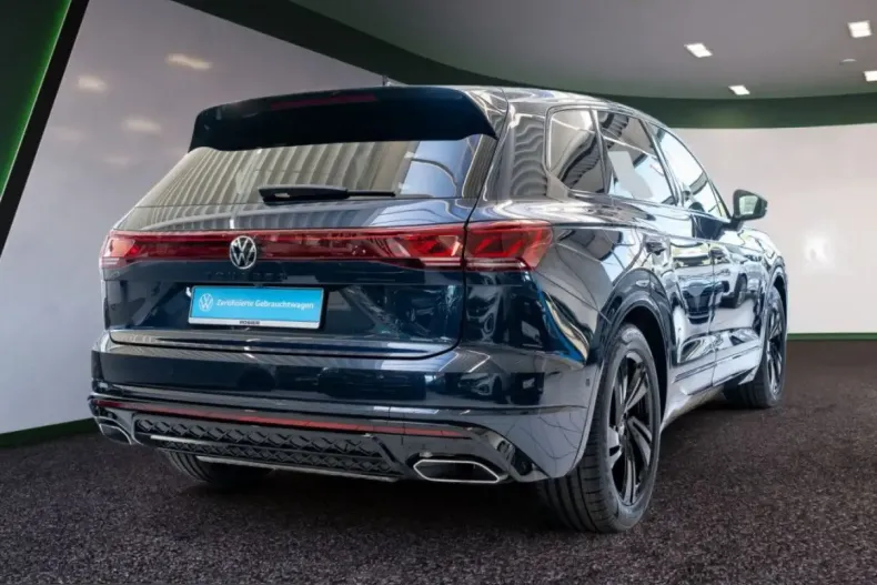 Volkswagen Touareg din 2024 cu 61.096 km - oferta VOL254742 - foto 3