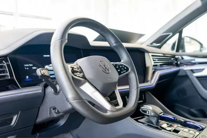 Volkswagen Touareg din 2024 cu 61.096 km - oferta VOL254742 - foto 19