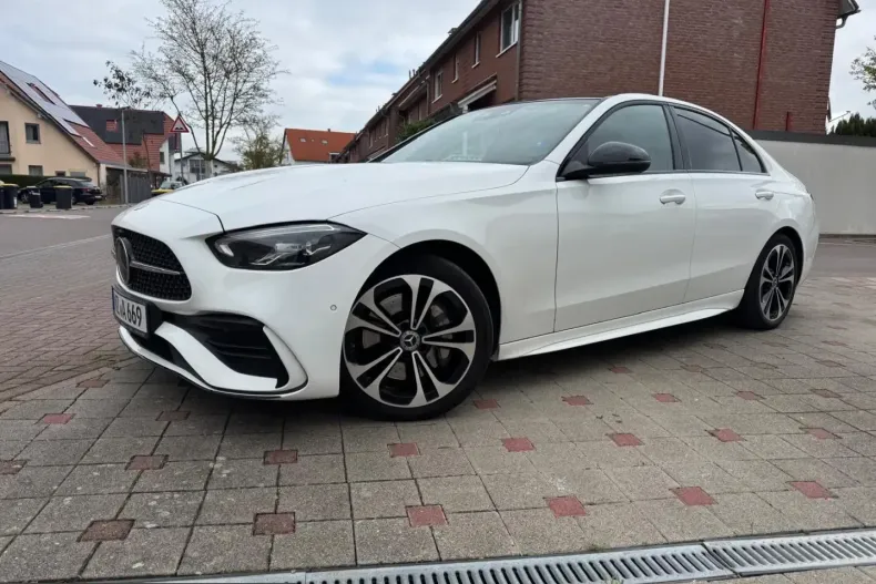 Mercedes-Benz C 220 (Clasa C) din 2022 cu 125.900 km - oferta MER254744 - foto 1