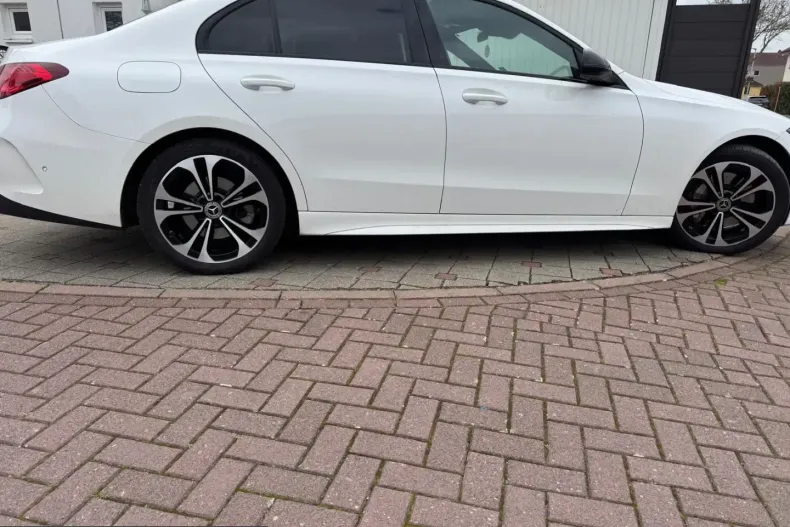 Mercedes-Benz C 220 (Clasa C) din 2022 cu 125.900 km - oferta MER254744 - foto 4