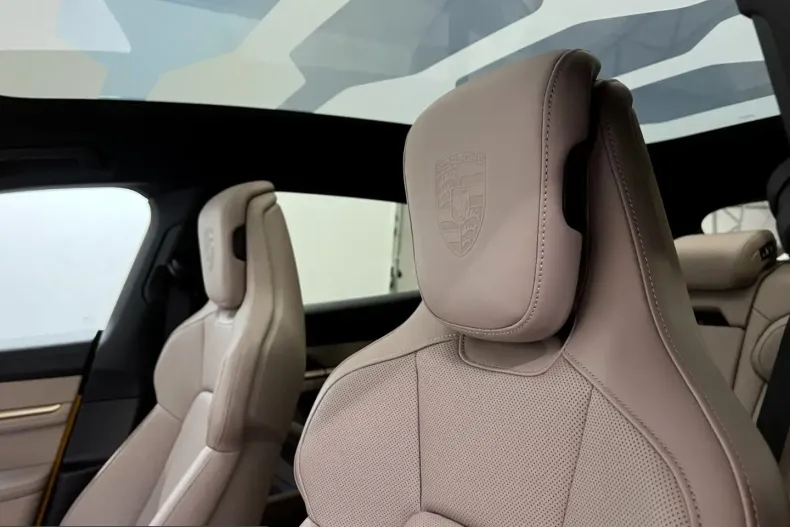 Porsche Taycan din 2023 cu 40.000 km - oferta POR254747 - foto 10