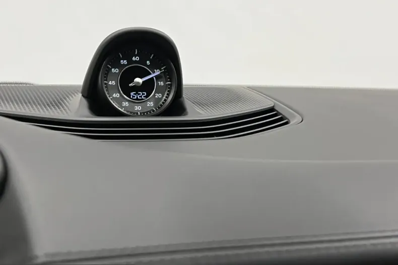 Porsche Taycan din 2023 cu 45.000 km - oferta POR254750 - foto 15