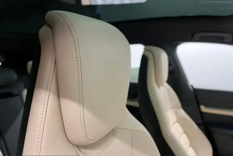 Porsche Taycan din 2023 cu 45.000 km - oferta POR254750 - foto 20