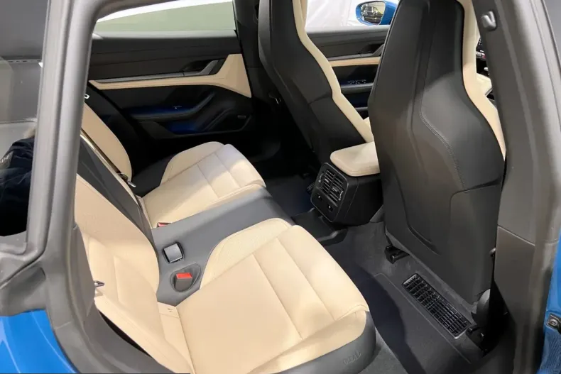 Porsche Taycan din 2023 cu 45.000 km - oferta POR254750 - foto 22