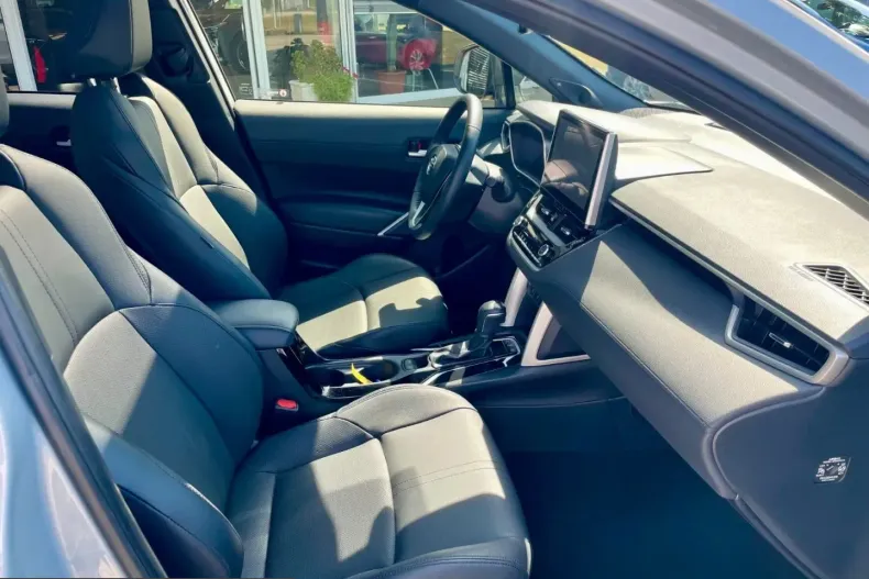 Toyota Corolla Cross din 2023 cu 76.950 km - oferta TOY254758 - foto 9