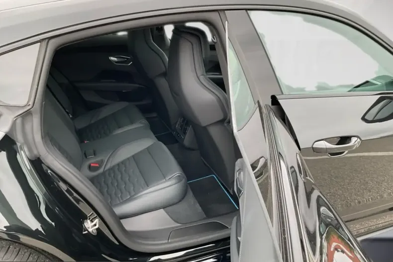 Audi e-tron GT din 2024 cu 27.990 km - oferta AUD254759 - foto 9