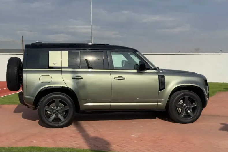 Land Rover Defender din 2021 cu 117.775 km - oferta LAN254764 - foto 5