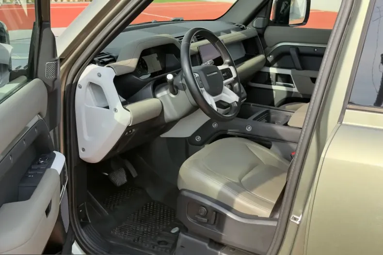 Land Rover Defender din 2021 cu 117.775 km - oferta LAN254764 - foto 11