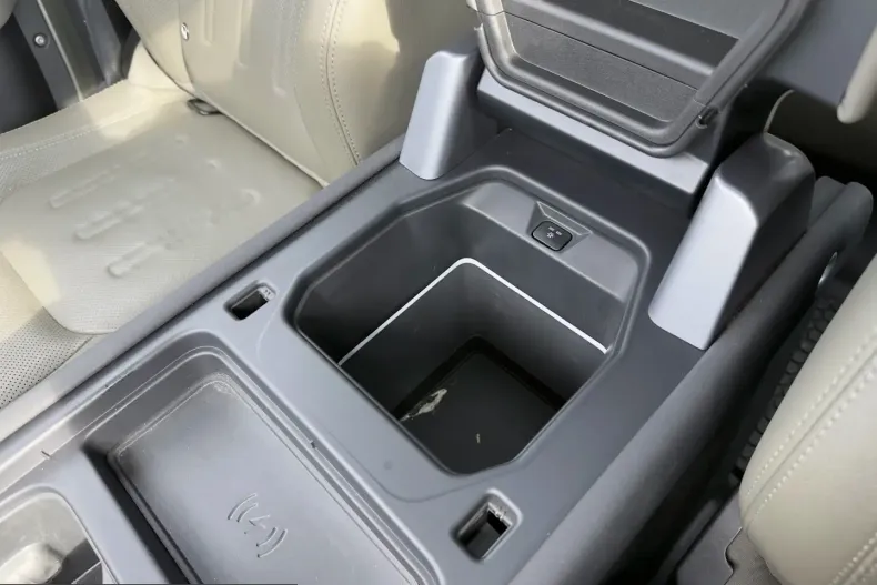 Land Rover Defender din 2021 cu 117.775 km - oferta LAN254764 - foto 24