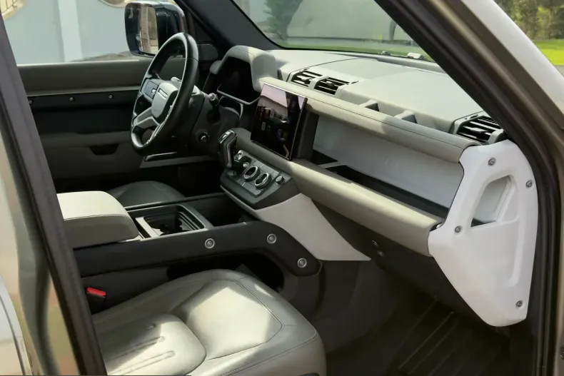 Land Rover Defender din 2021 cu 117.775 km - oferta LAN254764 - foto 34