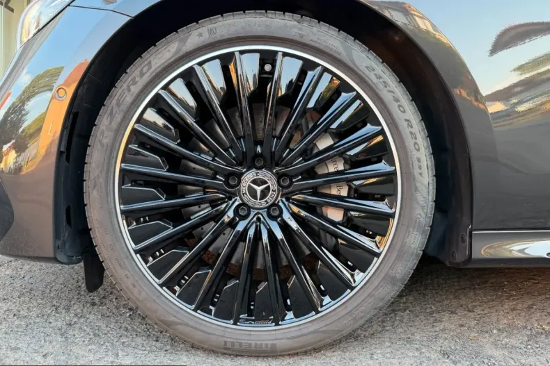 Mercedes-Benz E 220 (Clasa E) din 2025 cu 16.431 km - oferta MER254765 - foto 11