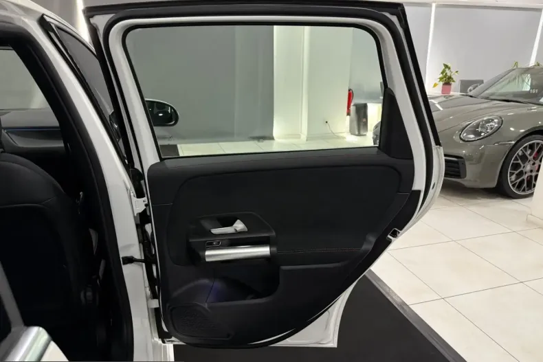Mercedes-Benz B 200 (Clasa B) din 2024 cu 19.527 km - oferta MER254773 - foto 17