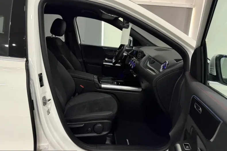 Mercedes-Benz B 200 (Clasa B) din 2024 cu 19.527 km - oferta MER254773 - foto 20