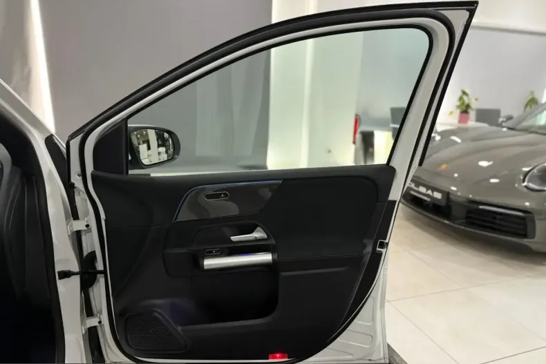 Mercedes-Benz B 200 (Clasa B) din 2024 cu 19.527 km - oferta MER254773 - foto 21
