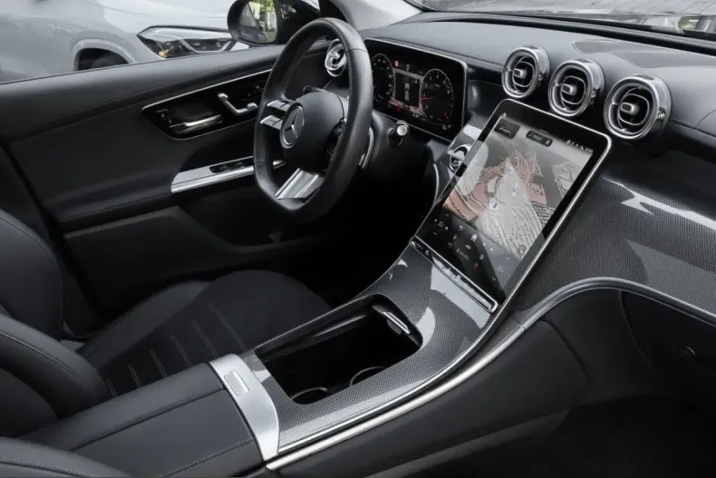 Mercedes-Benz GLC 200 (Clasa GLC) din 2025 cu 21.359 km - oferta MER254782 - foto 3