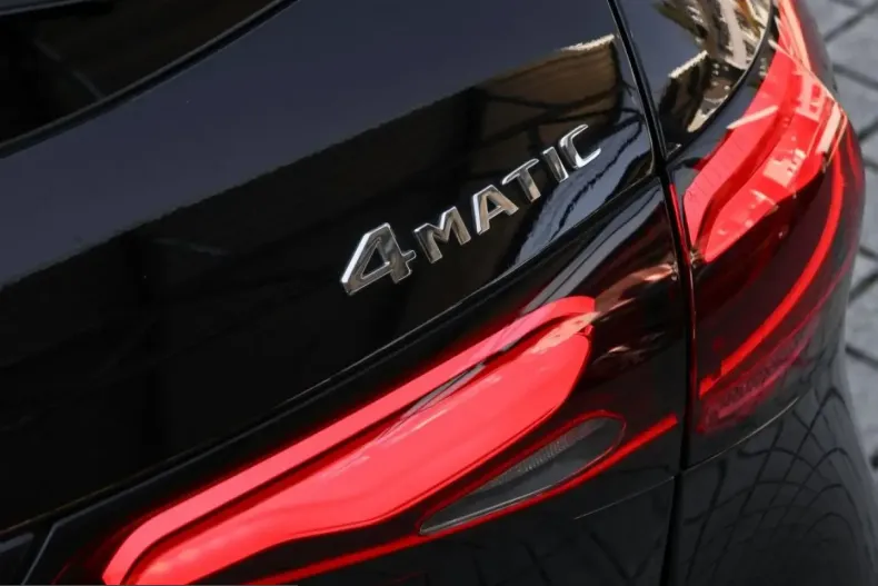 Mercedes-Benz GLC 200 (Clasa GLC) din 2025 cu 21.359 km - oferta MER254782 - foto 12