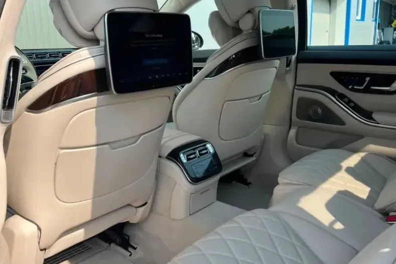 Mercedes-Benz S 580 (Clasa S) din 2024 cu 4.979 km - oferta MER254811 - foto 14