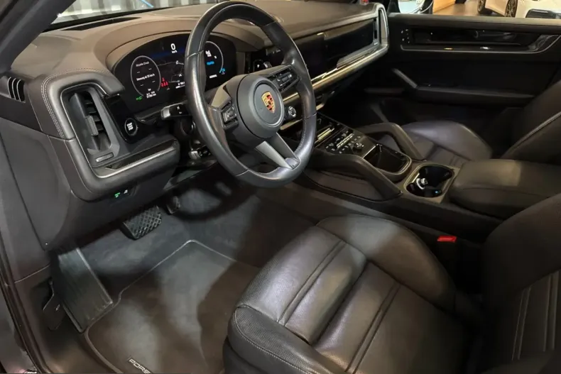Porsche Cayenne din 2024 cu 31.790 km - oferta POR254823 - foto 9