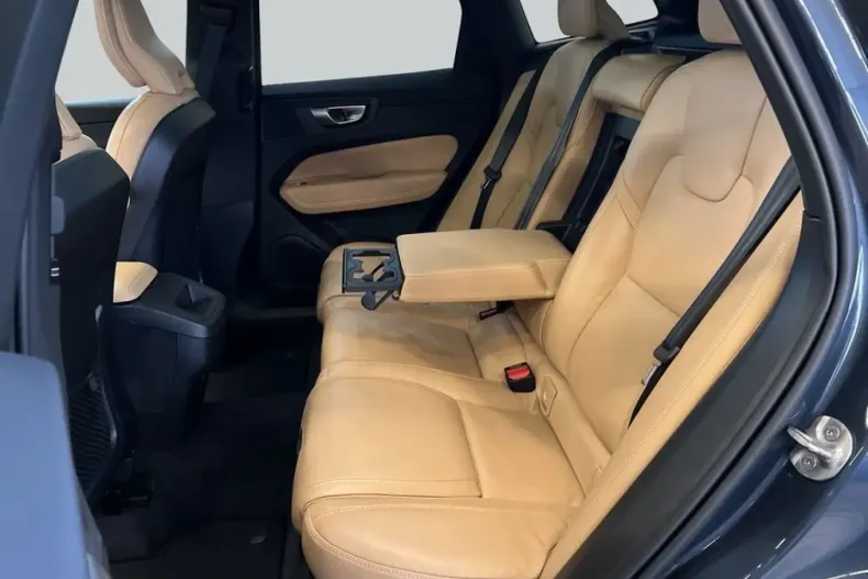 Volvo XC60 din 2023 cu 42.185 km - oferta VOL254829 - foto 11