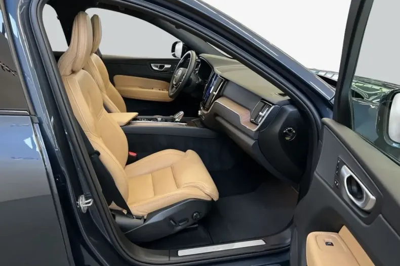 Volvo XC60 din 2023 cu 42.185 km - oferta VOL254829 - foto 12