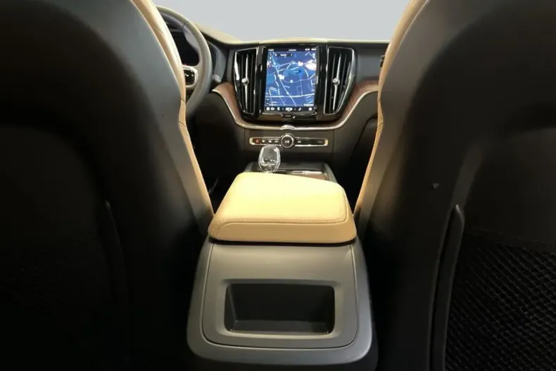Volvo XC60 din 2023 cu 42.185 km - oferta VOL254829 - foto 14