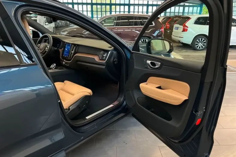 Volvo XC60 din 2023 cu 42.185 km - oferta VOL254829 - foto 20