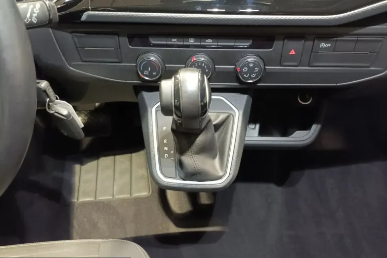 Volkswagen T6 Multivan din 2023 cu 62.221 km - oferta VOL254833 - foto 12