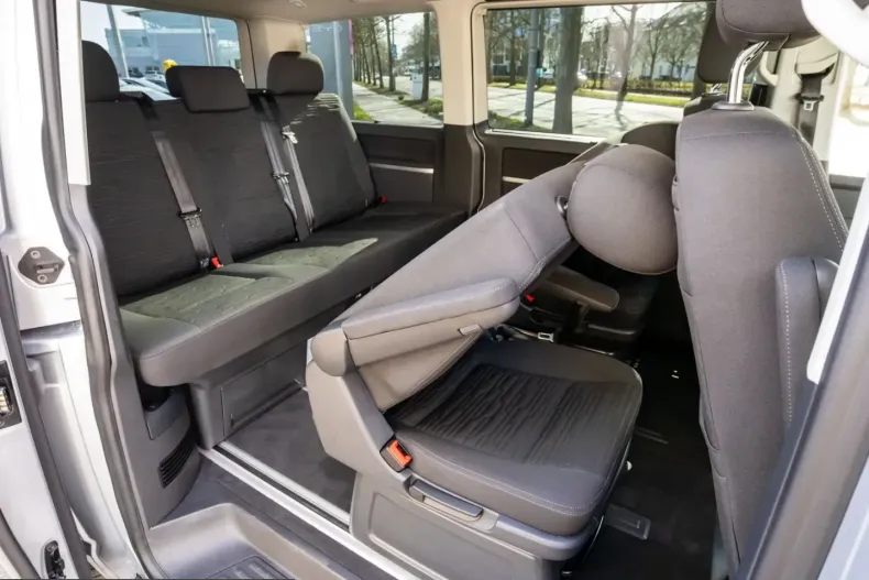 Volkswagen T6 Multivan din 2023 cu 31.000 km - oferta VOL254836 - foto 7