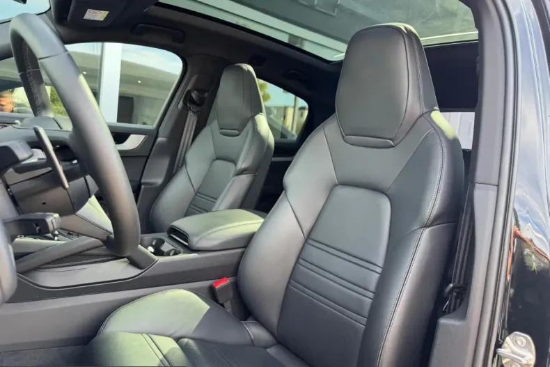 Porsche Cayenne din 2025 cu 20.215 km - oferta POR254839 - foto 9